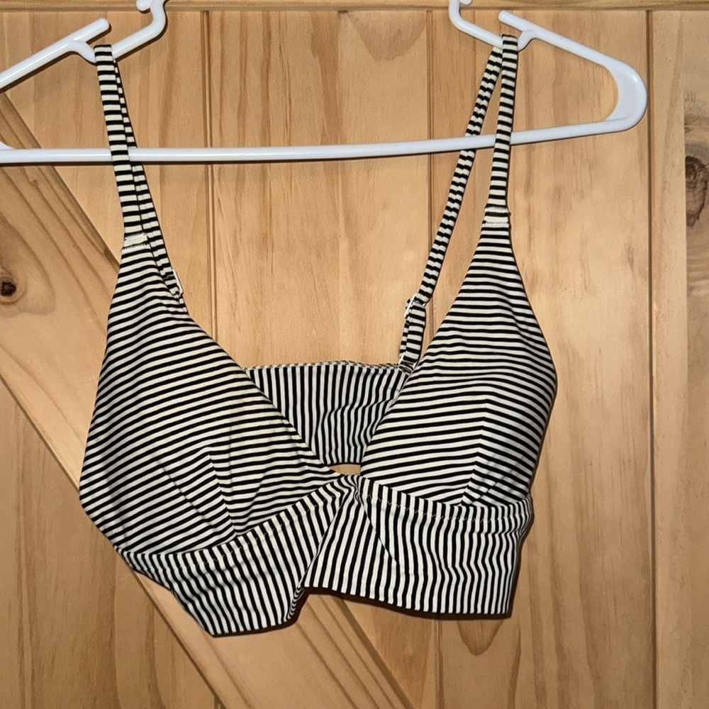 American Eagle triangle bikini top. Size Medium.